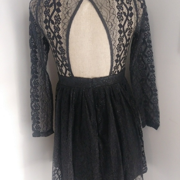 NWT Heart shaped lace mini dress - Picture 3 of 4